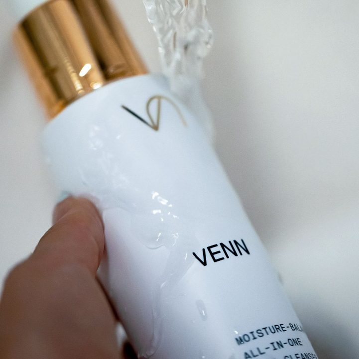 Moisture-Balance All-In-One Face Cleanser i gruppen Hudvård / Rengöring hos COW parfymeri AB (100882)