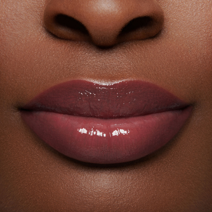 Gloss Embrace Lip Gloss i gruppen Make Up / Läppar hos COW parfymeri AB (101893)