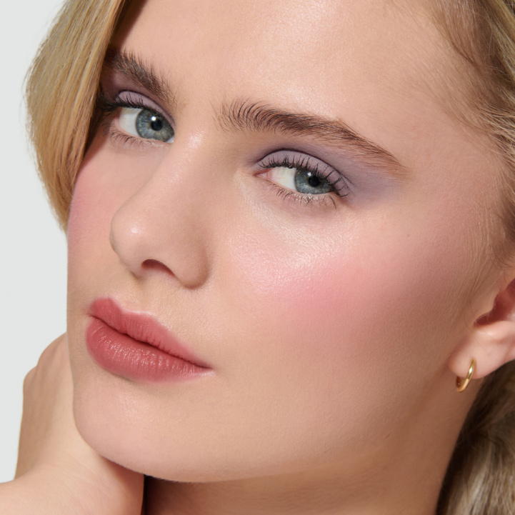 Liquid Silk Eyeshadow, Maude i gruppen Make Up hos COW parfymeri AB (101897-7290)