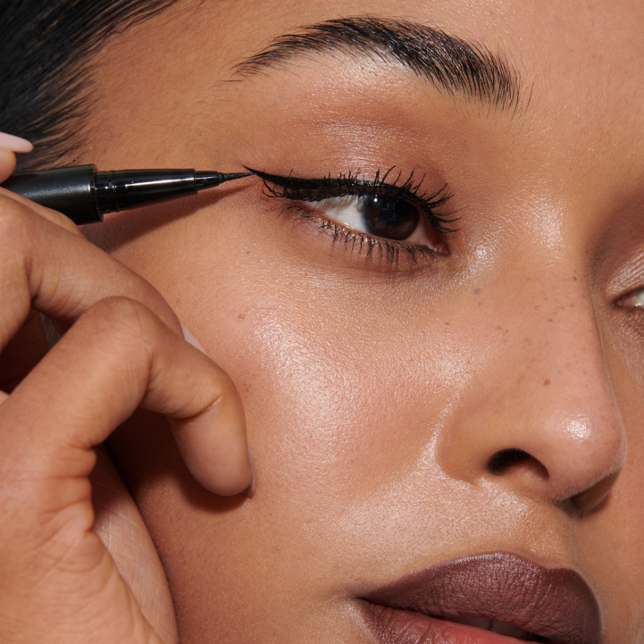 Kitten Flick Eyeliner i gruppen Make Up / Ögon hos COW parfymeri AB (101900)