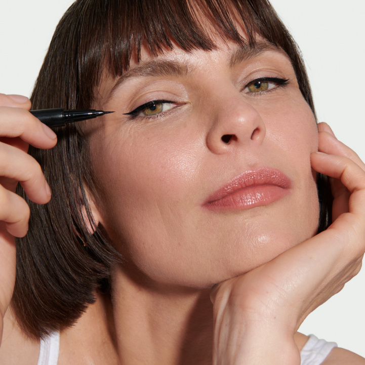 Kitten Flick Eyeliner i gruppen Make Up / Ögon hos COW parfymeri AB (101900)