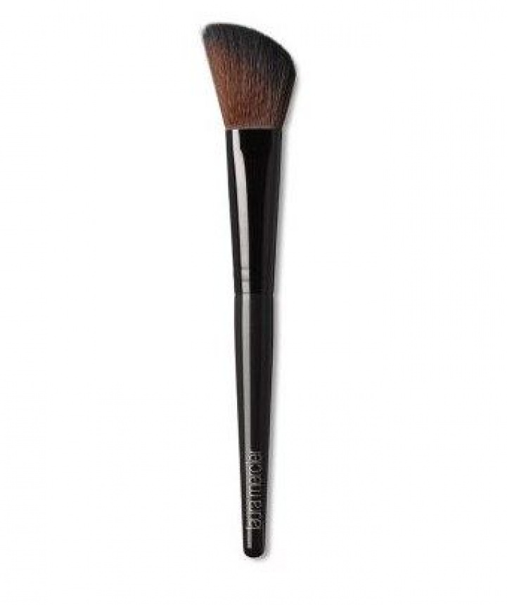 Angled Cheek Contour Brush in the group Tools and Brushes / Brushes at COW parfymeri AB (12702155)