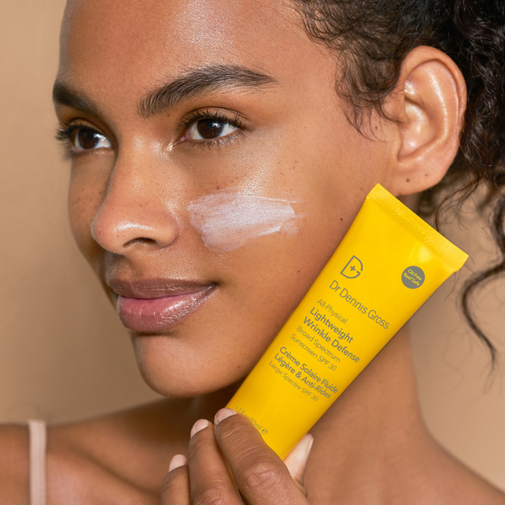 All-Physical Lightweight Wrinkle Defense Spf 30 i gruppen Kropp och Bad / Solskydd hos COW parfymeri AB (564880)