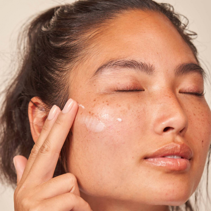 Vitamin C Lactic Oil-Free Radiant Serum Moisturizer i gruppen Hudvård / Fukt hos COW parfymeri AB (588280)