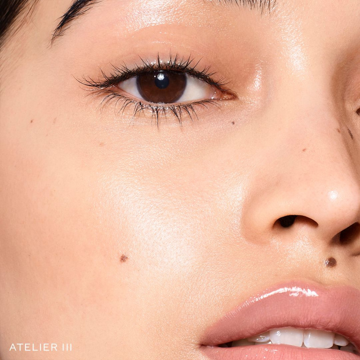 Vital Skin Foundation Stick, Atelier III i gruppen Make Up / Bas hos COW parfymeri AB (BF21120-4664)