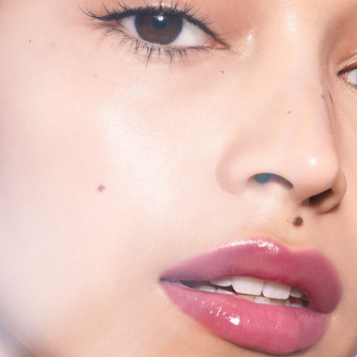 Squeaky Clean Liquid Lip Balm, Garconne i gruppen Make Up / Läppar hos COW parfymeri AB (BL362700-5477)