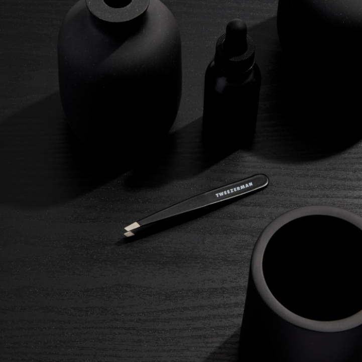 Slant Tweezer Midnight Sky i gruppen Penslar och Redskap hos COW parfymeri AB (TW1230BP)