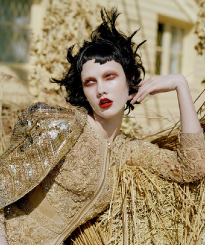 Validated: The Makeup of Val Garland in the group Make Up / Books at COW parfymeri AB (Val1)